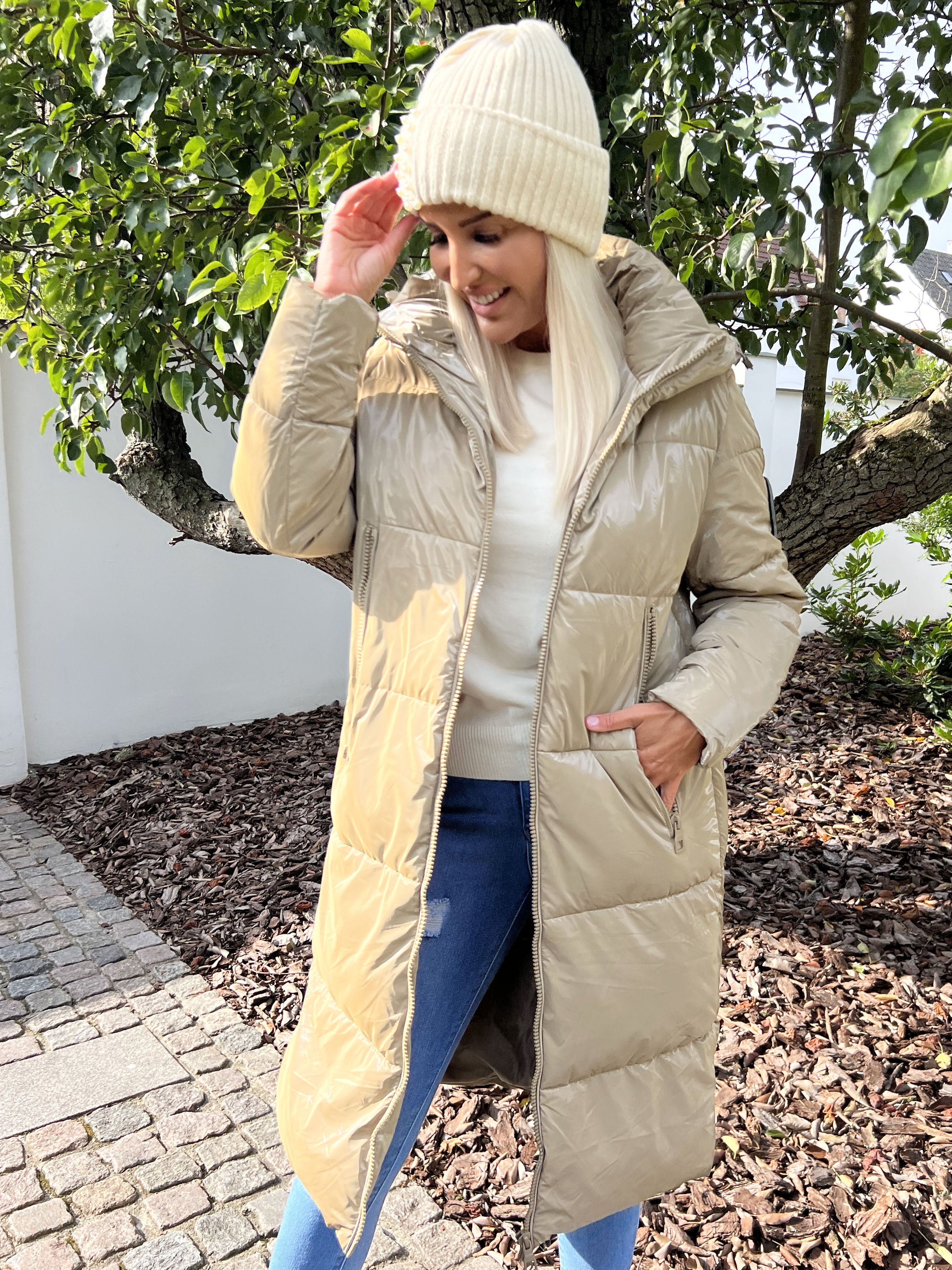 Cristabel - Shiny dynejakke med hætte